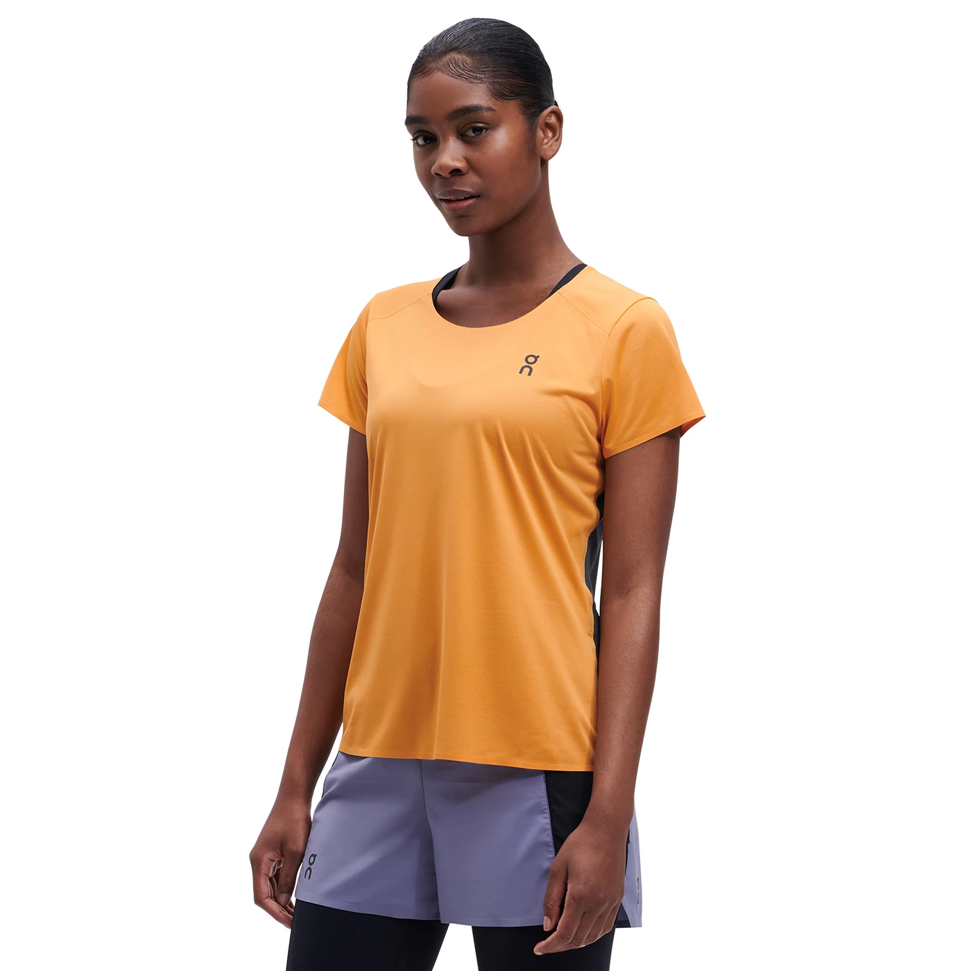 On Running On Performance-T Dames Hardloopshirt - Mango & Black 1 On Running On Performance-T Dames Hardloopshirt - Mango & Black