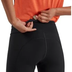 On Running On Active Shorts Dames - Mulberry & Black 17 On Running On Active Shorts Dames - Mulberry & Black -On Running on active shorts women black 8 1046314