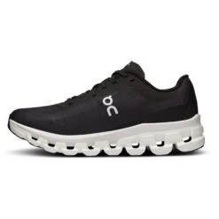 On Running On Cloudflow 4 Dames Hardloopschoenen - Zwart & Wit 8 On Running On Cloudflow 4 Dames Hardloopschoenen - Zwart & Wit -On Running on cloudflow 4 running shoe women black white 5 1567175