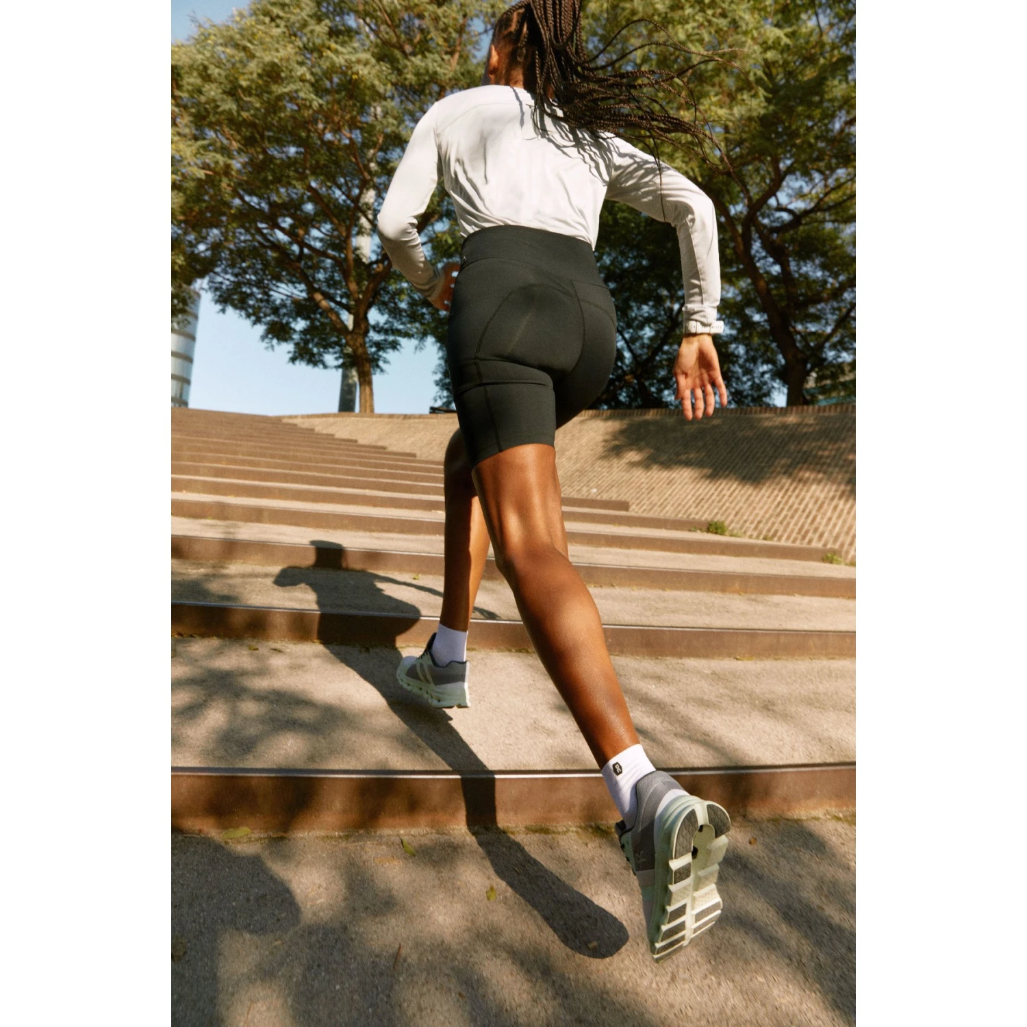 On Running On Cloudrunner Wide Women Running Shoes - White & Frost 9 On Running On Cloudrunner Wide Women Running Shoes - White & Frost - Afbeelding 9