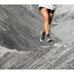 On Running On Cloudultra Dames Trail Running Schoenen - Black & White 14 On Running On Cloudultra Dames Trail Running Schoenen - Black & White -On Running on cloudultra women running shoe black white 6 952563