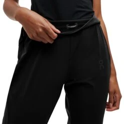 On Running On Lightweight Pants Women - Black -On Running on lightweight pants women black 6 1151382
