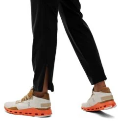 On Running On Lightweight Pants Women - Black -On Running on lightweight pants women black 7 1151383