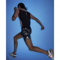 On Running On Lightweight Shorts Lumos Hardloopbroek - Zwart 12 On Running On Lightweight Shorts Lumos Hardloopbroek - Zwart -On Running on lightweight shorts lumos black 4 1554810