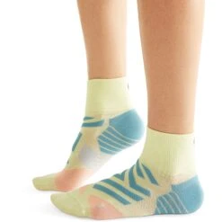 On Running On Performance Mid Dames Hardloopsokken - Hay & Rose 6 On Running On Performance Mid Dames Hardloopsokken - Hay & Rose -On Running on performance mid sock women hay rose 2 1531771