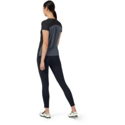 On Running On Performance-T Dames Hardloopshirt - Black & Dark -On Running on performance t women running shirt black dark 4 948917