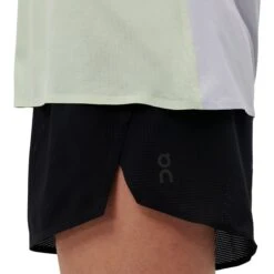 On Running On Performance-T Dames Hardloopshirt - Meadow & Glacier 10 On Running On Performance-T Dames Hardloopshirt - Meadow & Glacier -On Running on performance t women running shirt meadow glacier 3 1153523