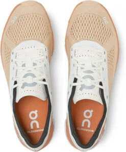 Hardloopschoen On Running Cloudboom Savannah/White 8 Hardloopschoen On Running Cloudboom Savannah/White -On Running on running cloudboom savannah white 326304 37 99598 960