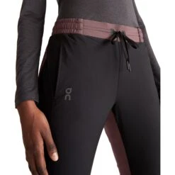 On Running Pants Dames Hardloop-Tights - Grape & Zwart 10 On Running Pants Dames Hardloop-Tights - Grape & Zwart -On Running on running pants women grape black 1 1568917