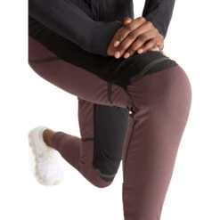 On Running Pants Dames Hardloop-Tights - Grape & Zwart 11 On Running Pants Dames Hardloop-Tights - Grape & Zwart -On Running on running pants women grape black 6 1568912