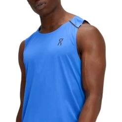 On Running On Tank-T Hardloopshirt - Cobalt & Black 10 On Running On Tank-T Hardloopshirt - Cobalt & Black -On Running on tank t running shirt cobalt black 4 1427771