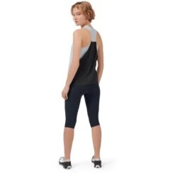 On Running On Tank-T Dames Hardloopshirt - Glacier & Black 10 On Running On Tank-T Dames Hardloopshirt - Glacier & Black -On Running on tank t women running shirt glacier black 4 948792