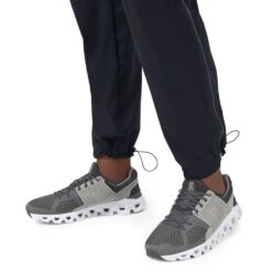 On Running On Track Pants - Black 21 On Running On Track Pants - Black -On Running on track pants black 11 950223