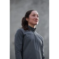 On Running On Trail Breaker Women Long Sleeve Running Shirt - Dark & Black -On Running on trail breaker women long sleeve running shirt dark black 11 949091