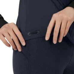On Running On Weather Dames Hardloopjack - Black & Navy 21 On Running On Weather Dames Hardloopjack - Black & Navy -On Running on weather jacket women black navy 10 949101