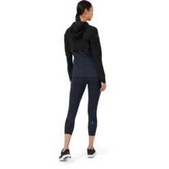On Running On Weather Dames Hardloopjack - Black & Navy 14 On Running On Weather Dames Hardloopjack - Black & Navy -On Running on weather jacket women black navy 4 949095