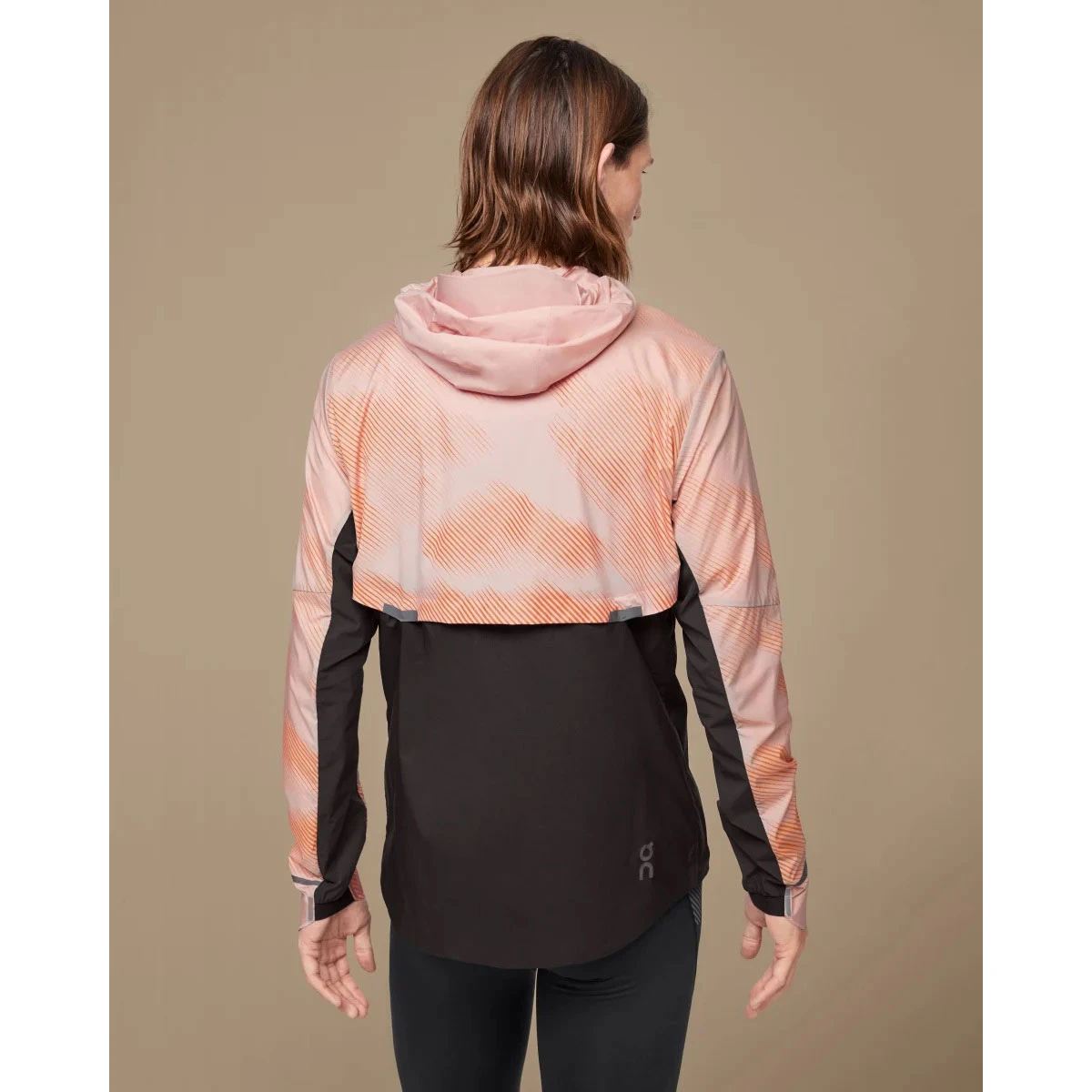 On Running On Weather Jacket Lumos Hardloopjack - Woodrose & Black 3 On Running On Weather Jacket Lumos Hardloopjack - Woodrose & Black - Afbeelding 3